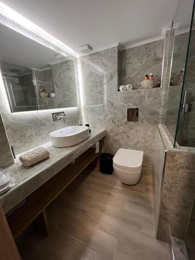 Apartment 01 *