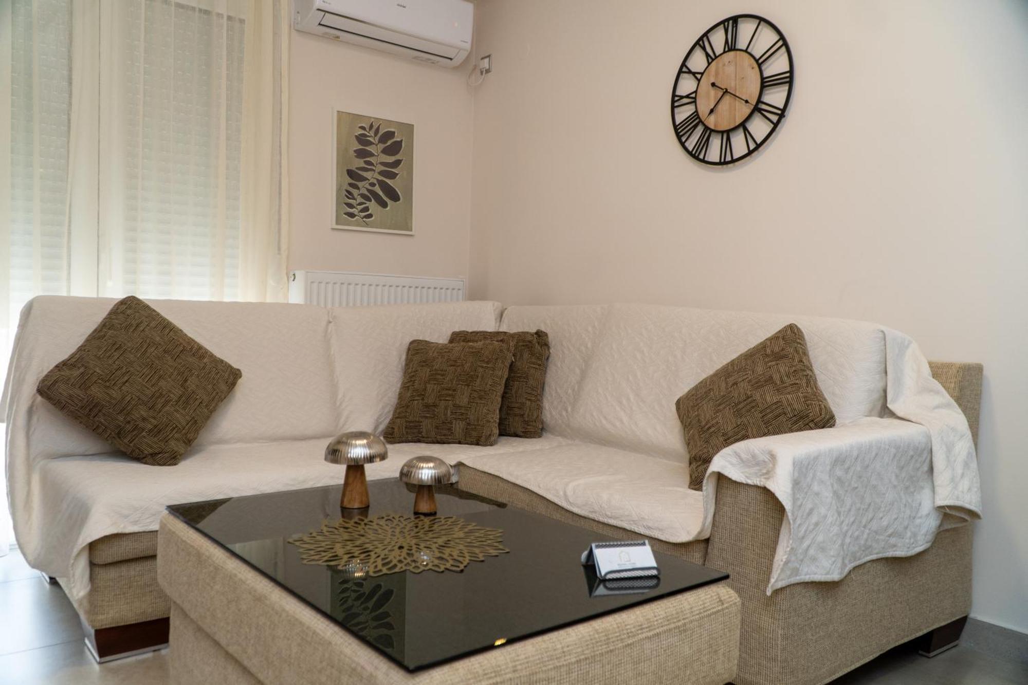 Apartment 01 *